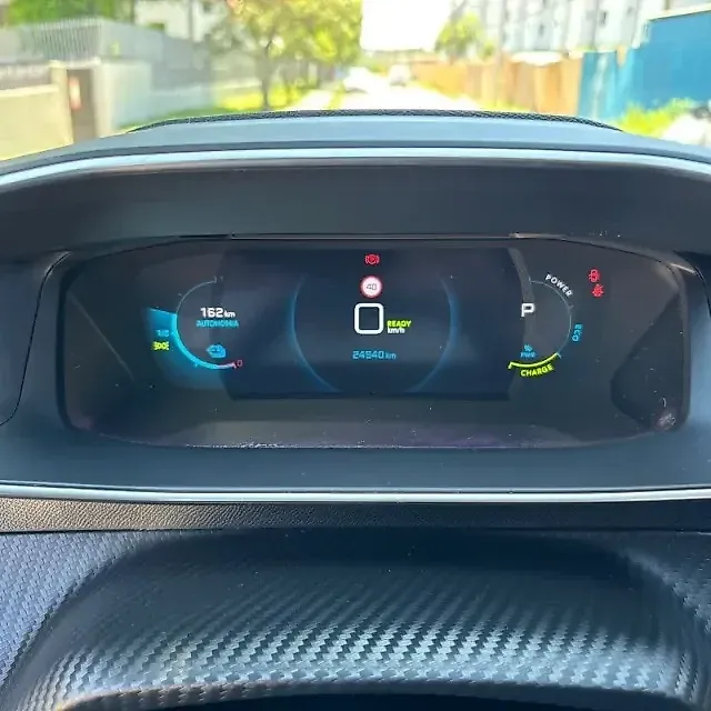 Peugeot E-2008 - Imagem 10