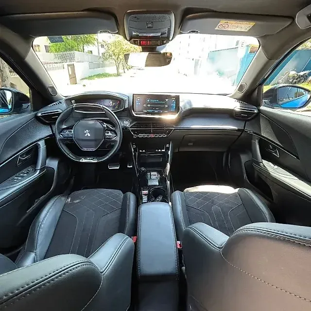Peugeot E-2008 - Imagem 13