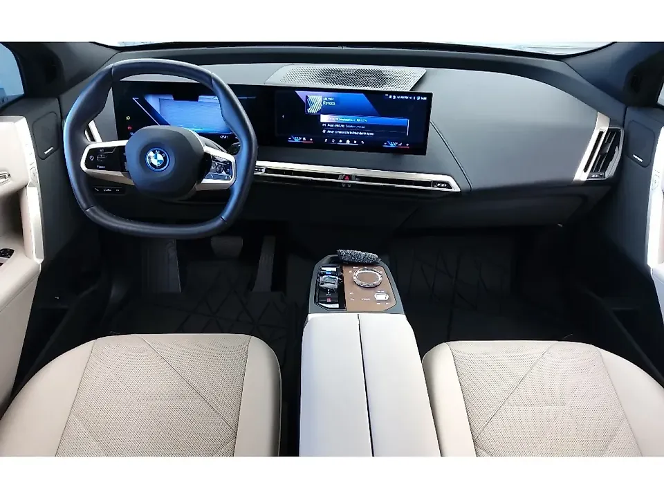 BMW Ix - Imagem 4