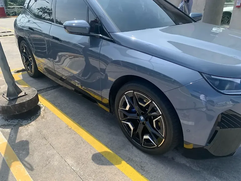 BMW Ix - Imagem 15