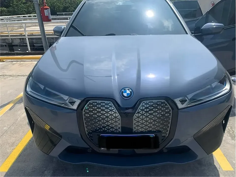 BMW Ix - Imagem 1
