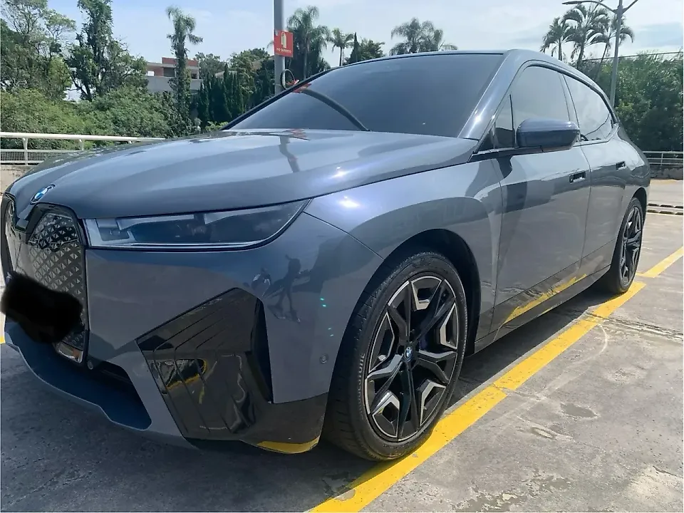 BMW Ix - Imagem 4
