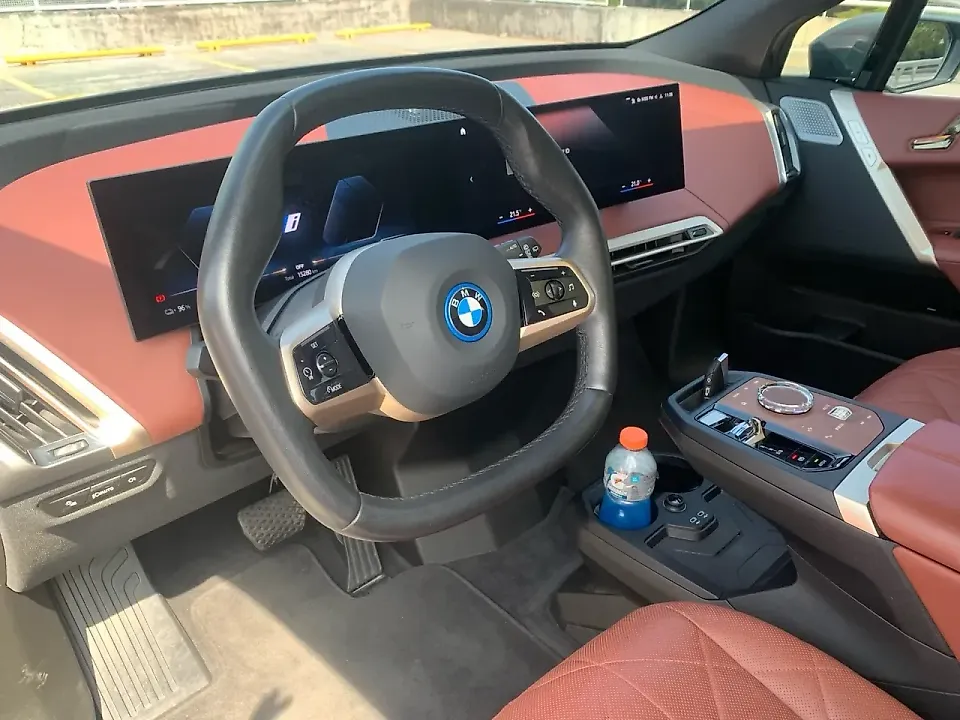 BMW Ix - Imagem 12