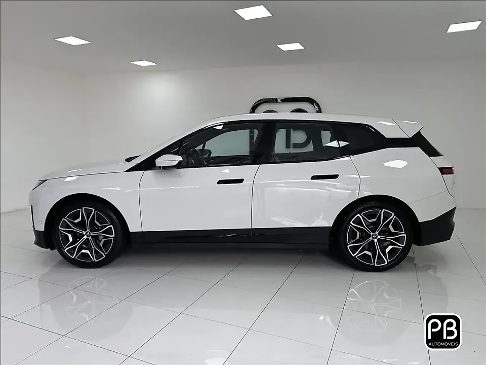 BMW Ix - Imagem 3