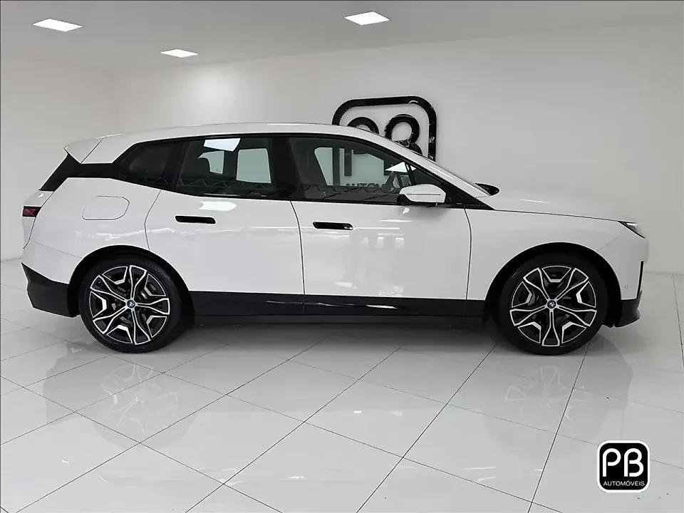 BMW Ix - Imagem 6