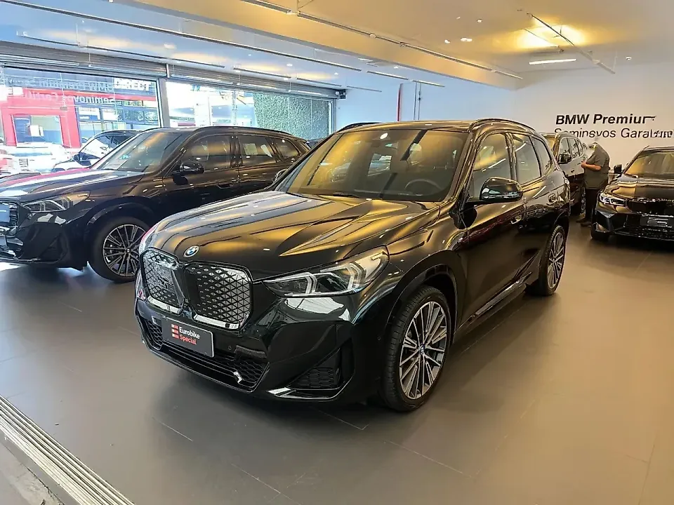 BMW IX1 - Imagem 1