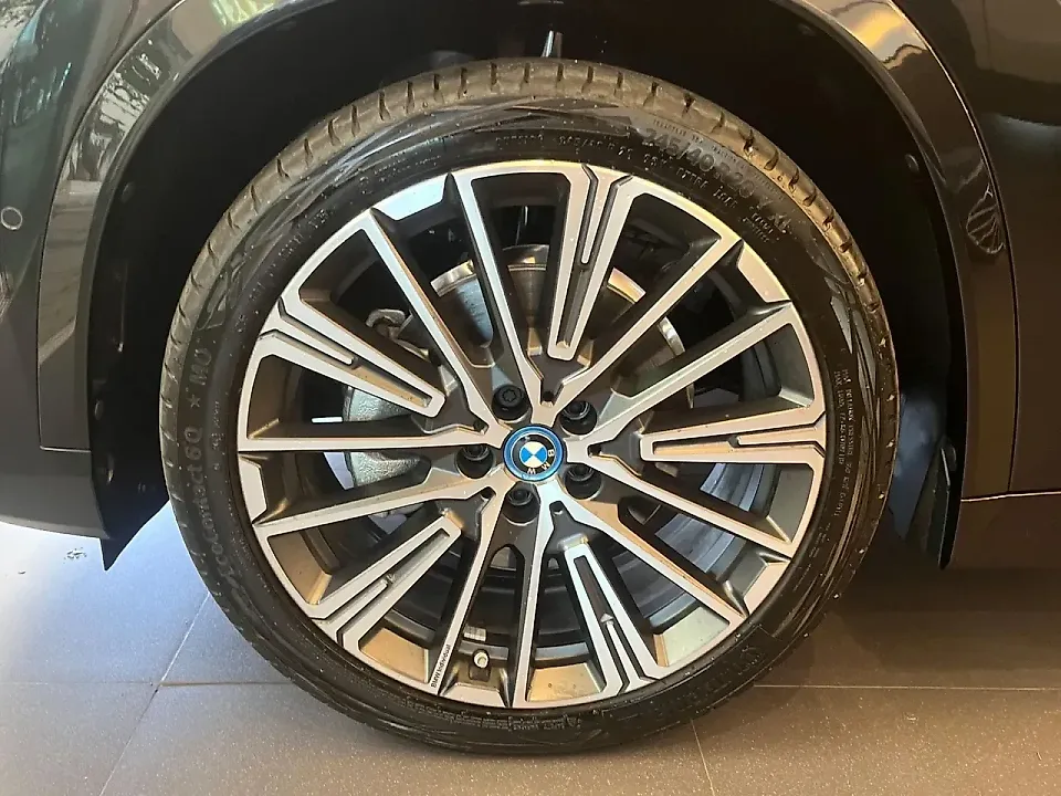 BMW IX1 - Imagem 4