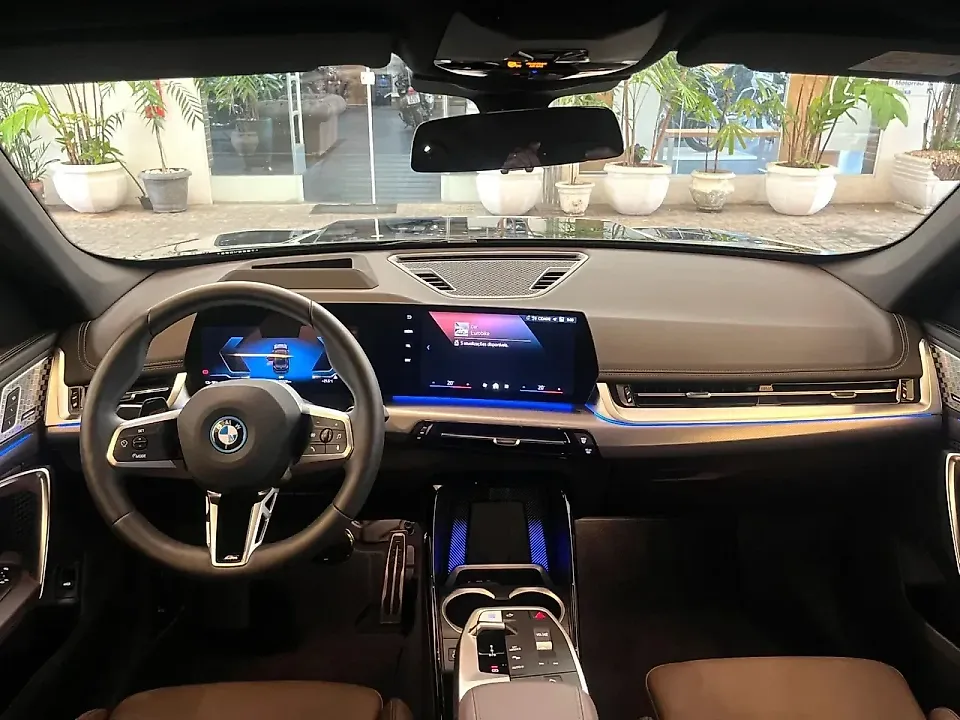 BMW IX1 - Imagem 6