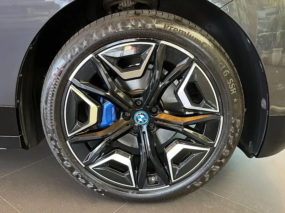 BMW Ix - Imagem 4