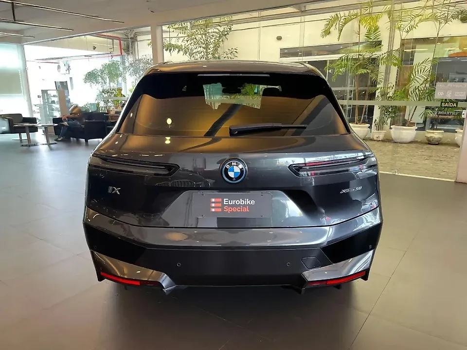 BMW Ix - Imagem 3