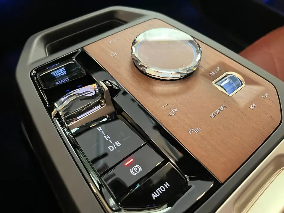 BMW Ix - Imagem 6