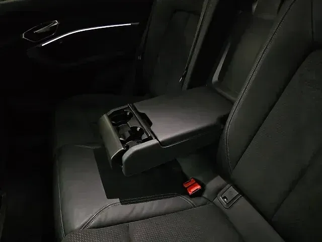 Audi Q8 E-tron - Imagem 18