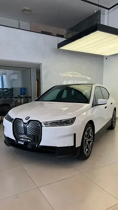BMW Ix - Imagem 1