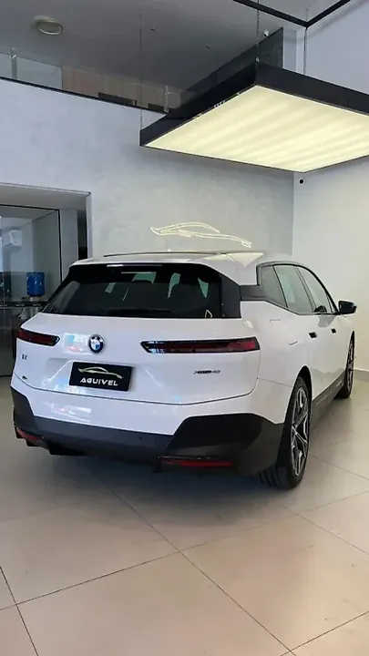 BMW Ix - Imagem 4