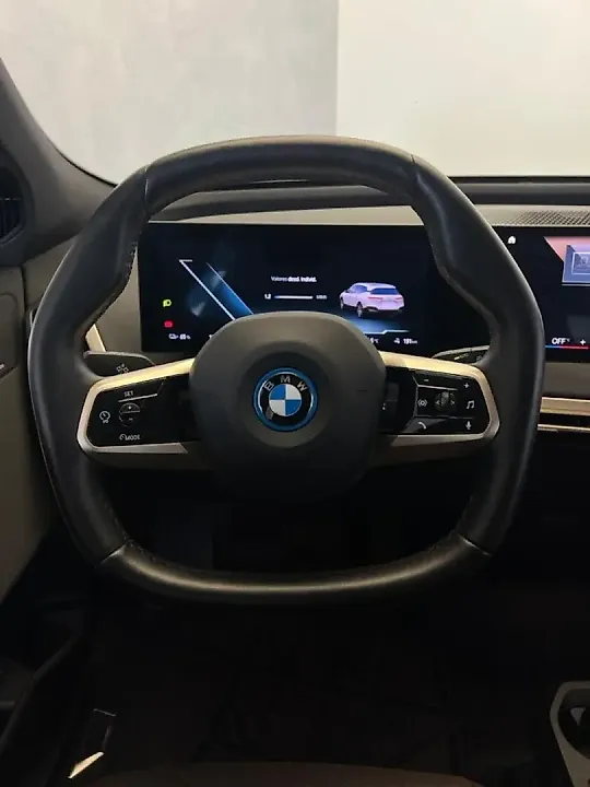 BMW Ix - Imagem 9