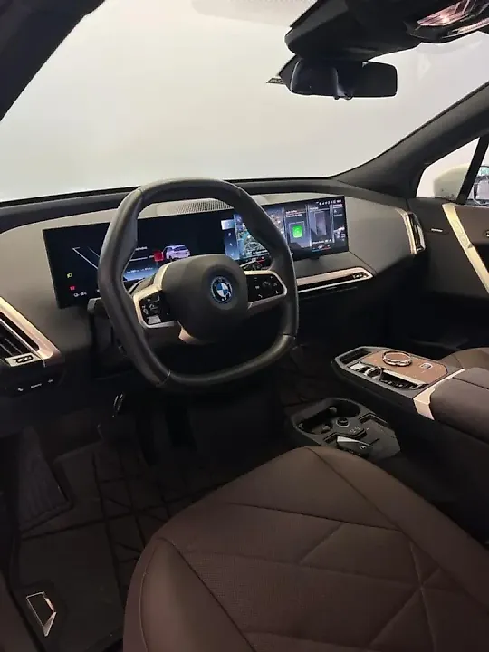BMW Ix - Imagem 12