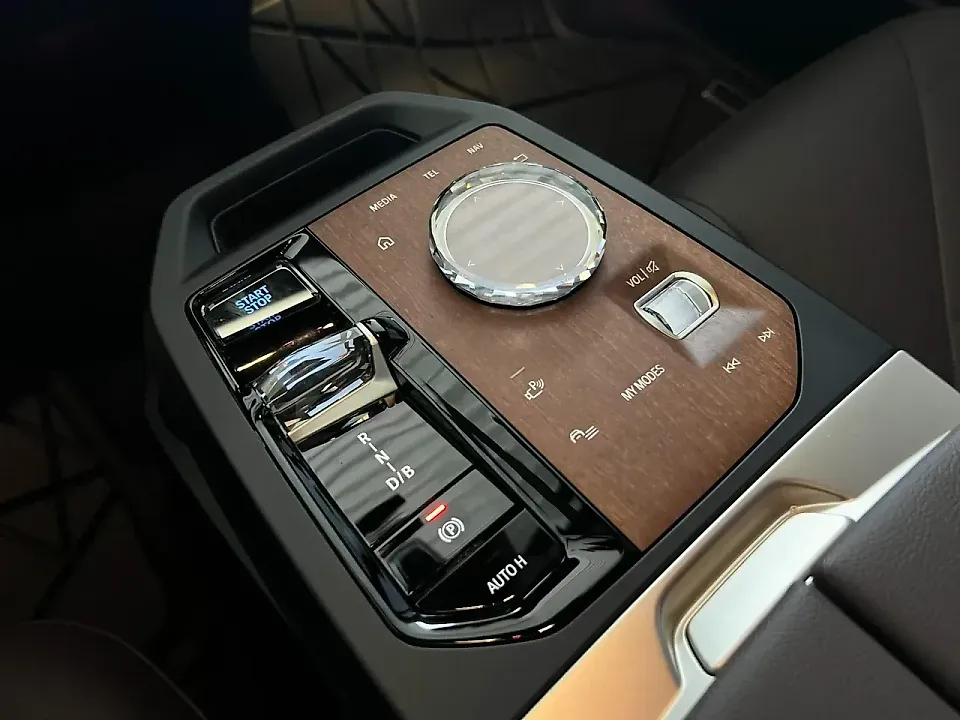 BMW Ix - Imagem 8