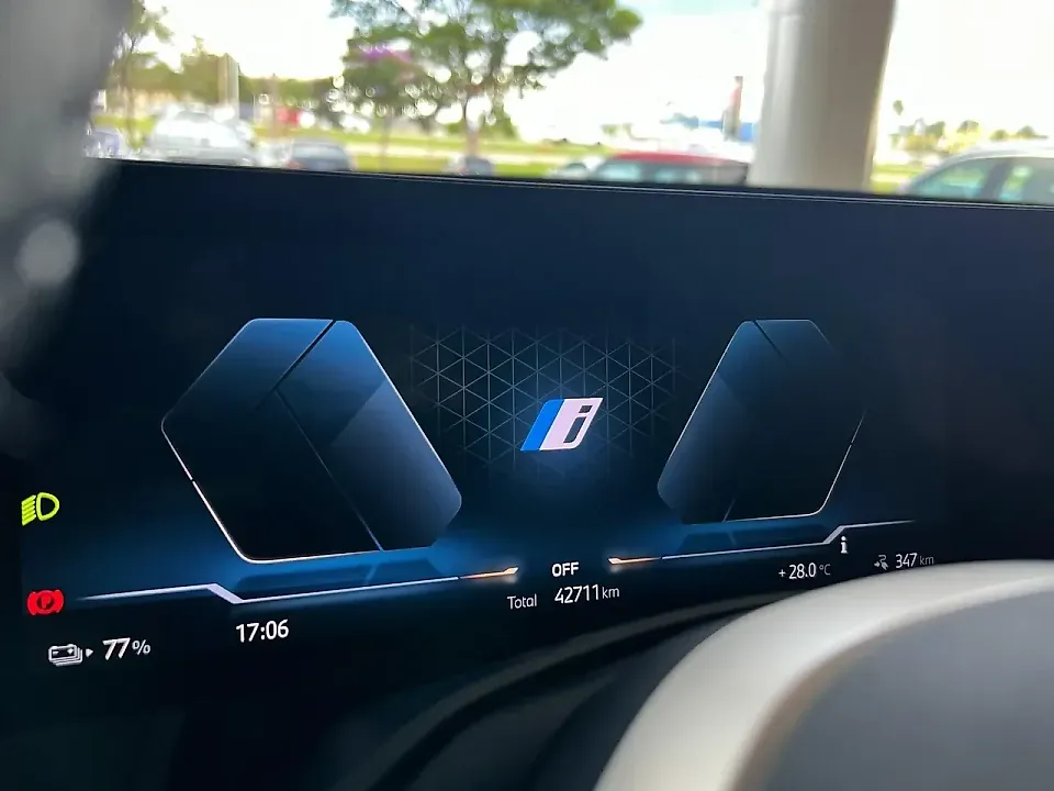 BMW Ix - Imagem 14