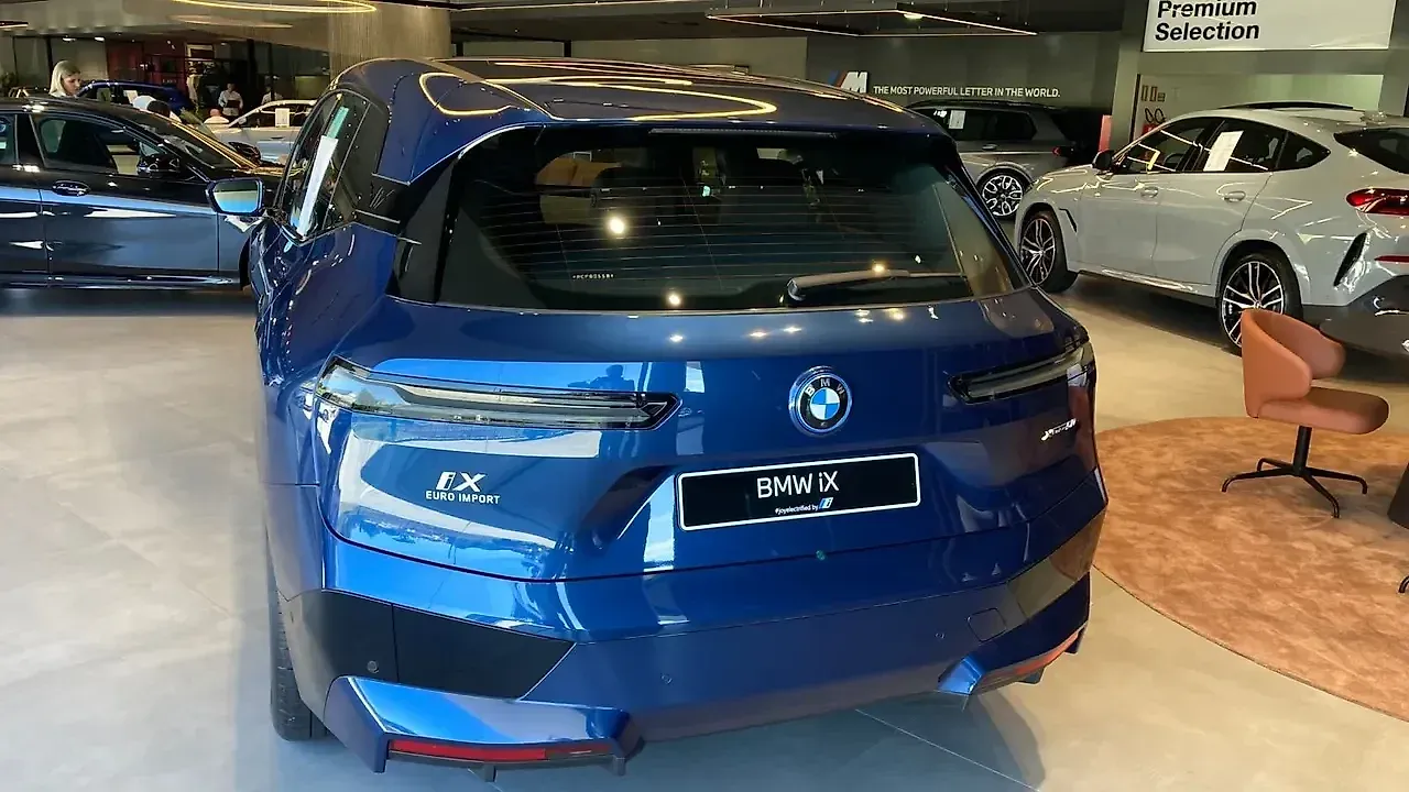 BMW Ix - Imagem 2