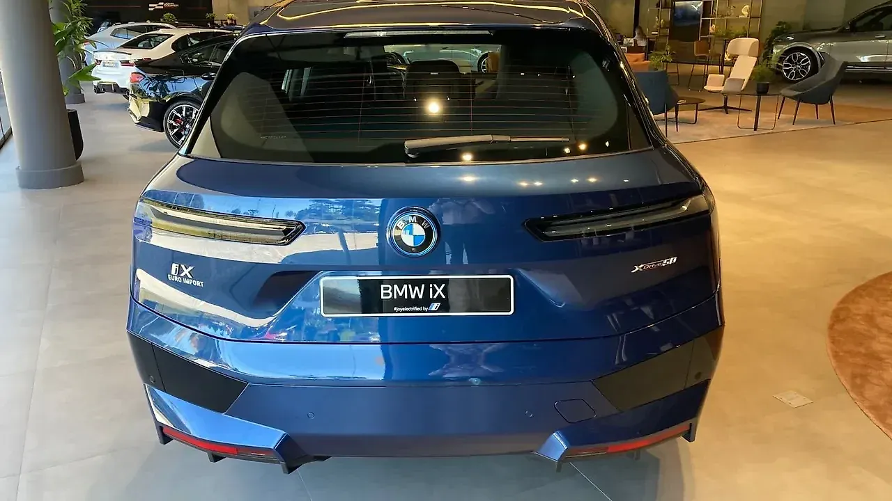 BMW Ix - Imagem 4
