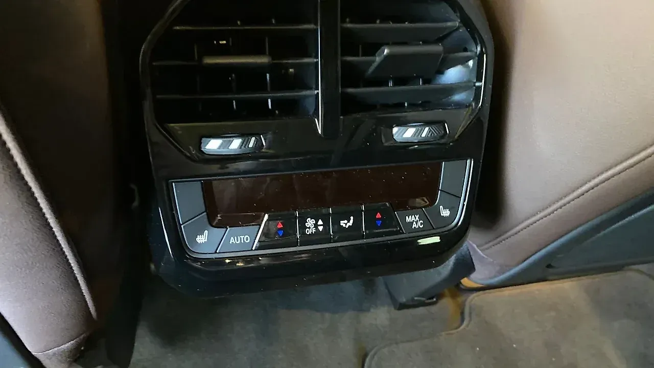 BMW Ix - Imagem 6