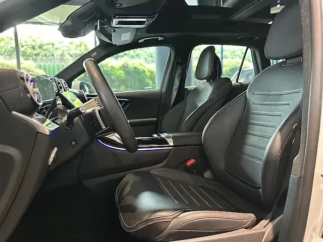 Mercedes Glc 300e - Imagem 9