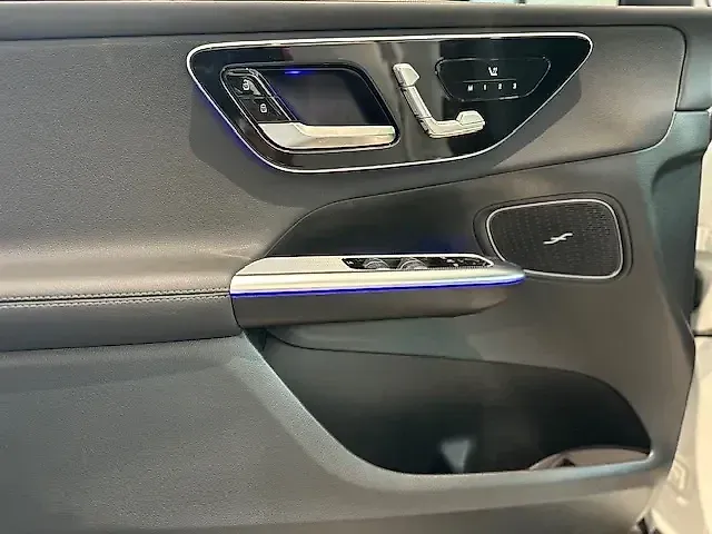Mercedes Glc 300e - Imagem 15