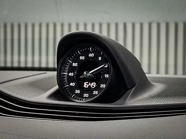 Porsche Taycan - Imagem 9