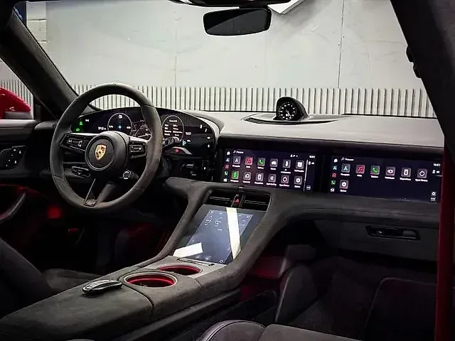Porsche Taycan - Imagem 16