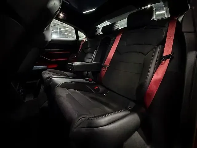 Porsche Taycan - Imagem 15