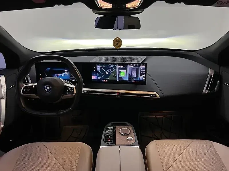 BMW Ix - Imagem 11