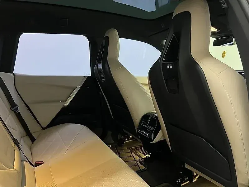BMW Ix - Imagem 18
