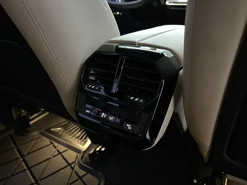 BMW Ix - Imagem 19