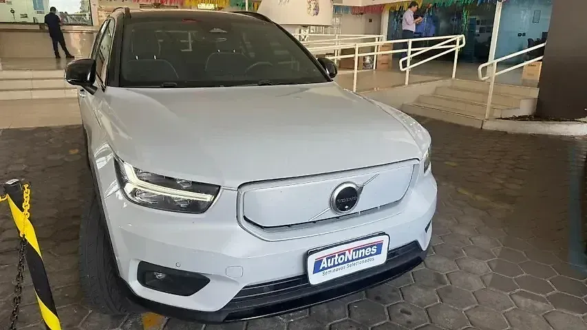 Volvo XC40 Recharge - Imagem 2