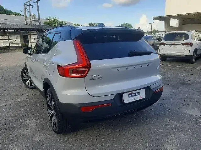 Volvo XC40 Recharge - Imagem 5