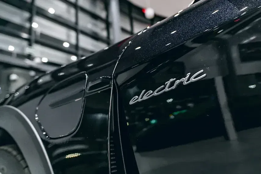 Porsche Taycan - Imagem 10