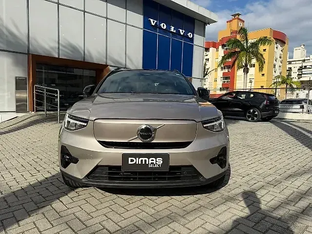 Volvo XC40 Recharge - Imagem 2