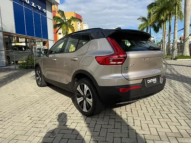 Volvo XC40 Recharge - Imagem 4