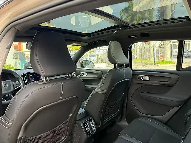 Volvo XC40 Recharge - Imagem 11