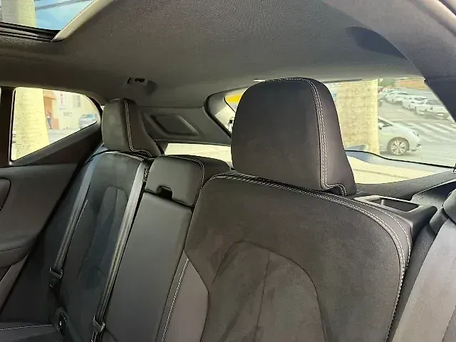 Volvo XC40 Recharge - Imagem 12