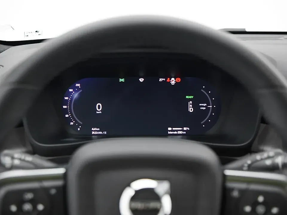 Volvo XC40 Recharge - Imagem 15