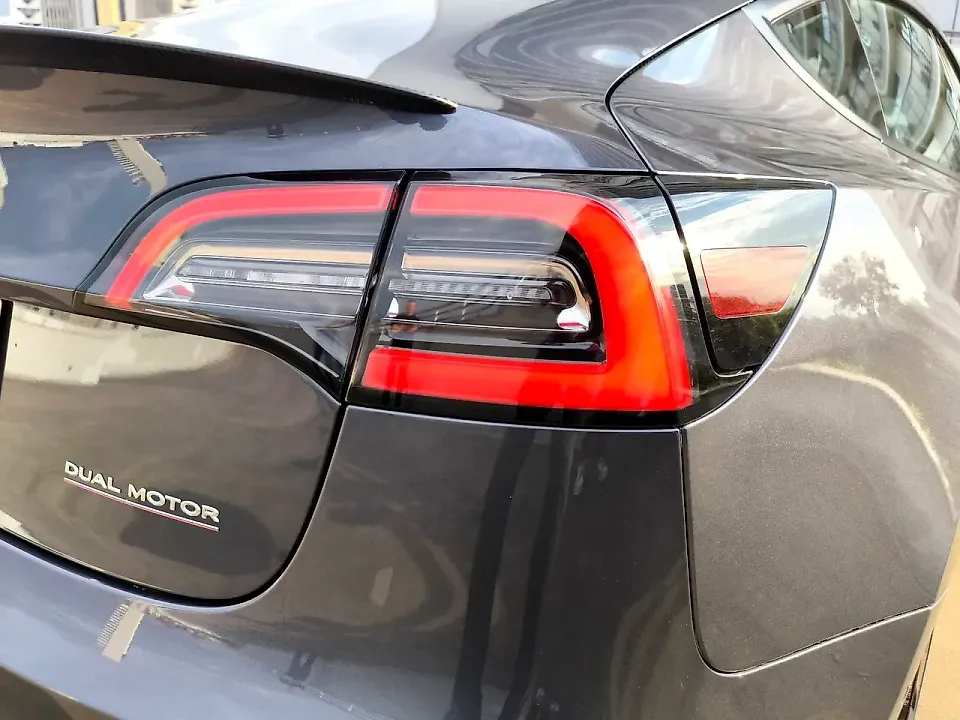 Tesla Model 3 - Imagem 12