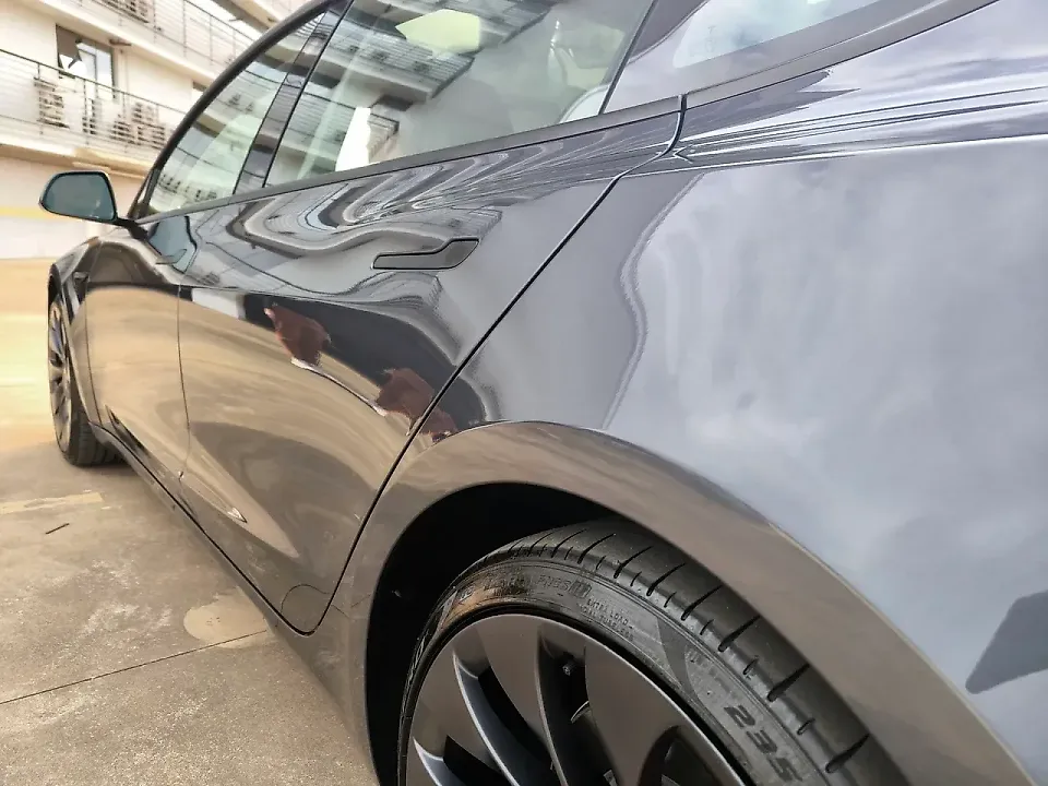 Tesla Model 3 - Imagem 13