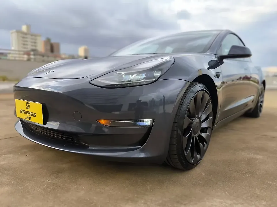 Tesla Model 3 - Imagem 16