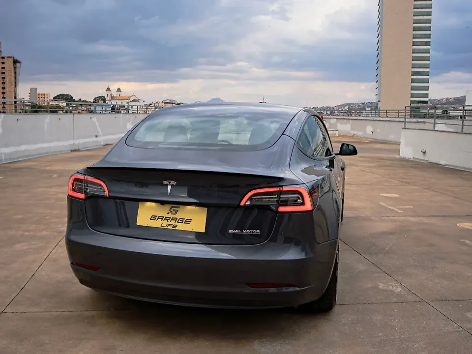 Tesla Model 3 - Imagem 18