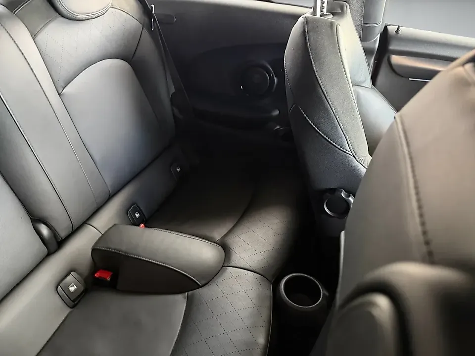 Mini Cooper SE - Imagem 13