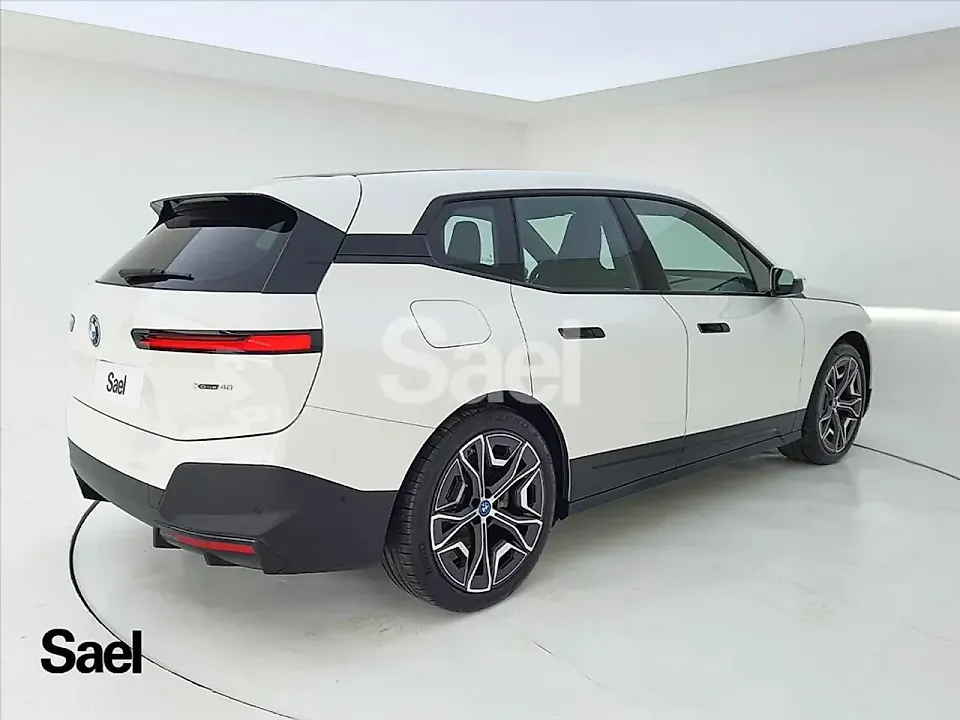 BMW Ix - Imagem 5
