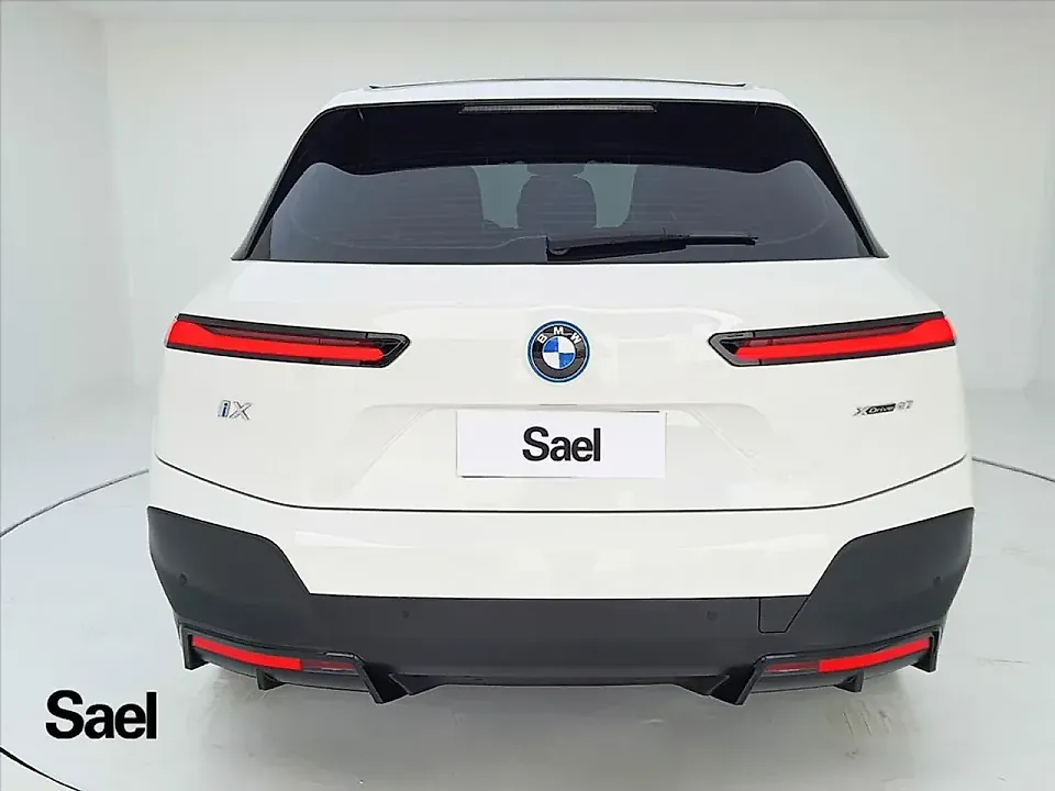 BMW Ix - Imagem 6