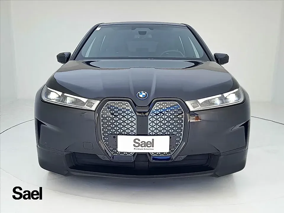BMW Ix - Imagem 2