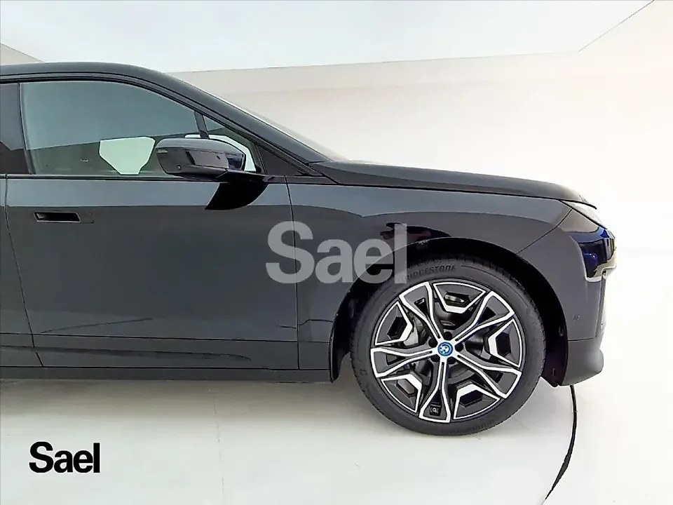 BMW Ix - Imagem 4